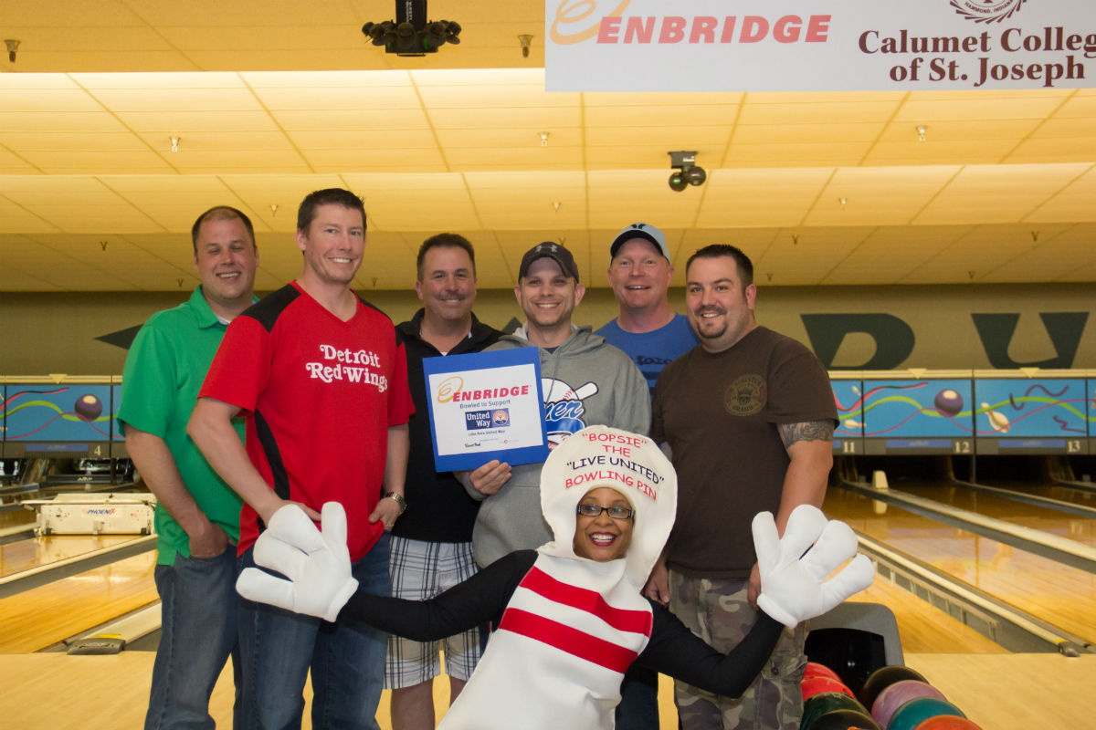 BMO Harris and Lake Area United Way Invite Businesses for a Night of Bowling Fun