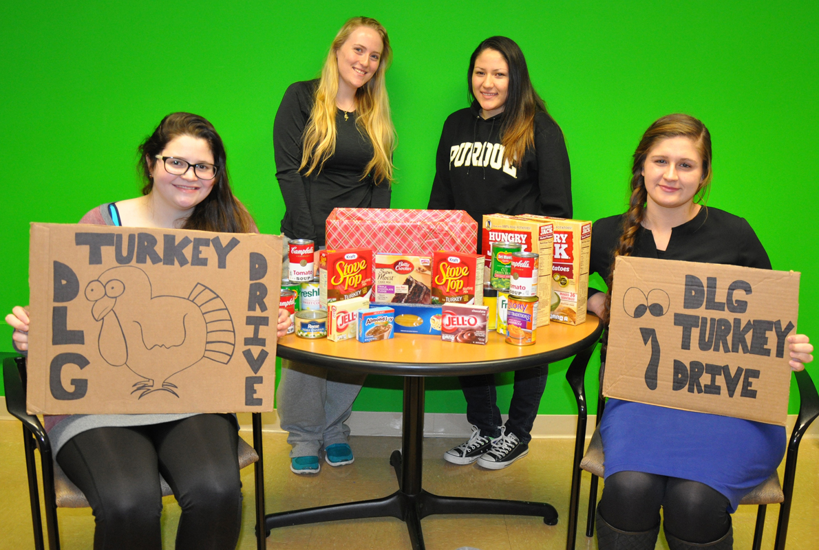 PNC Students Provide Thanksgiving Food Baskets in 2015