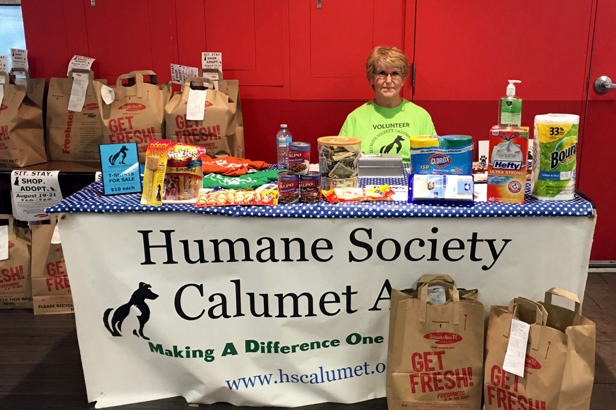 Strack & Van Til Pet Project Raises $22K and Supplies for Local Animal Organizations
