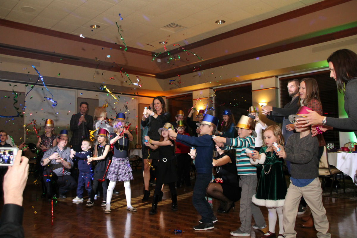 Sand Creek Country Club Rings in New Year With Family Celebration